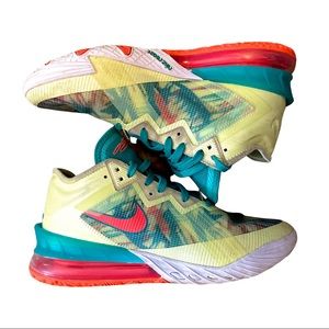 Nike LeBron James Size 11